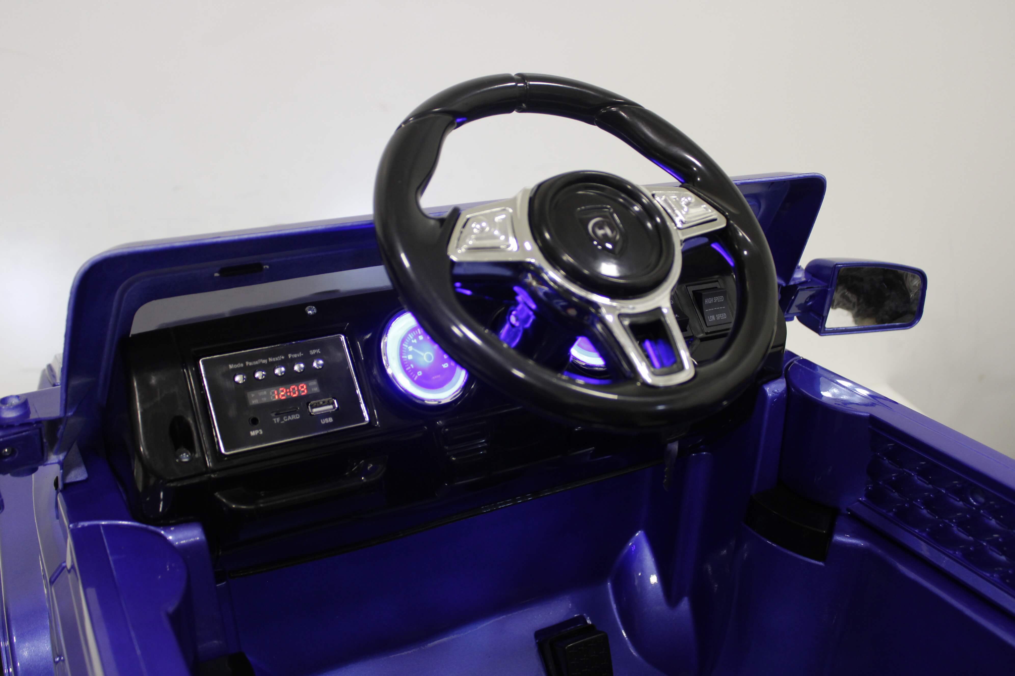 Руль детского электромобиля RiverToys Mers O004OO VIP глянец синего цвета Руль детского электромобиля RiverToys Mers O004OO VIP глянец синего цвета