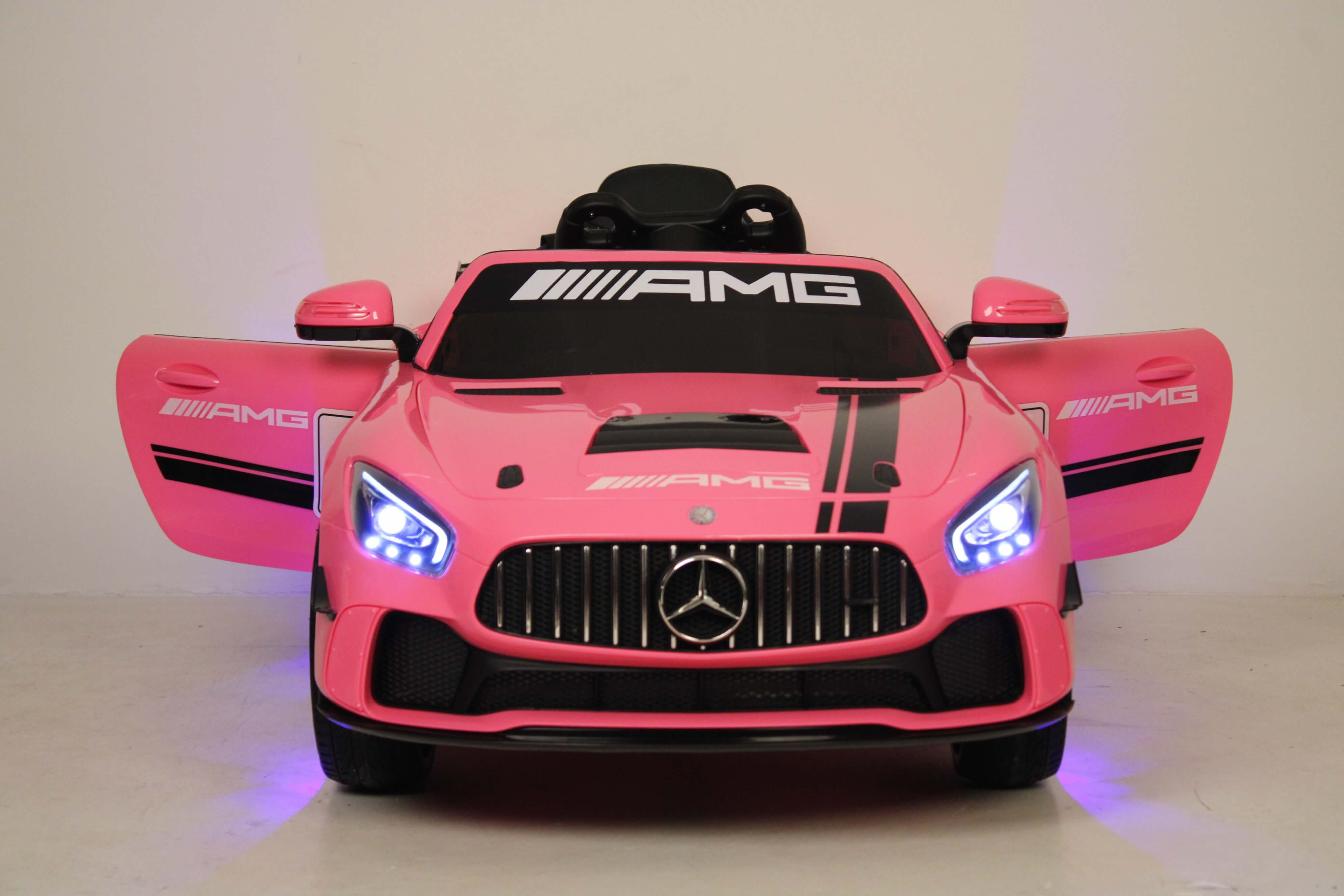 Электромобиль детский RiverToys Mercedes-Benz GT4 A007AA (лицензия) розового цвета Электромобиль детский RiverToys Mercedes-Benz GT4 A007AA (лицензия) розового цвета