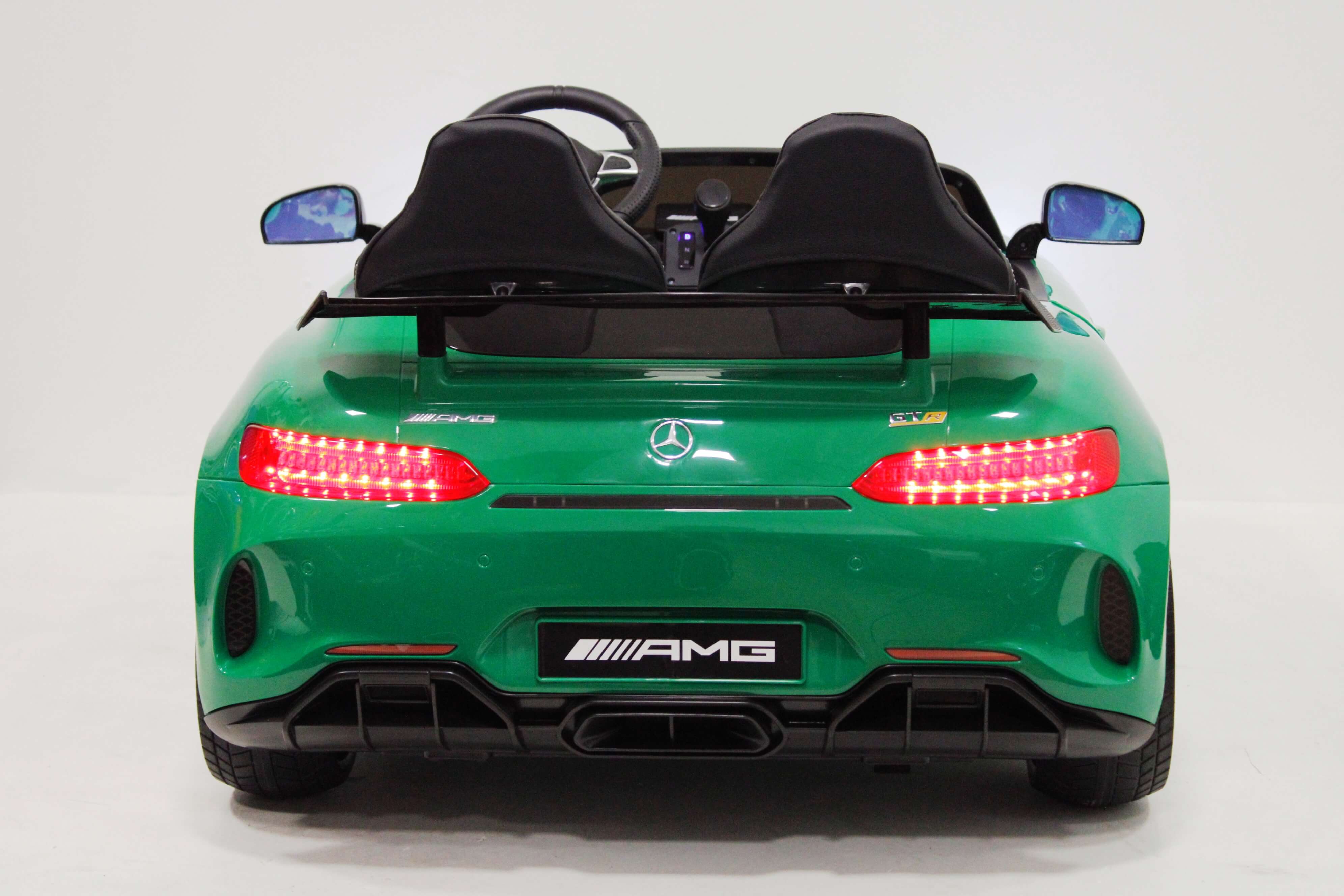 Электромобиль детский RiverToys Mercedes-benz AMG GTR HL289 (лицензия) зеленого цвета Электромобиль детский RiverToys Mercedes-benz AMG GTR HL289 (лицензия) зеленого цвета
