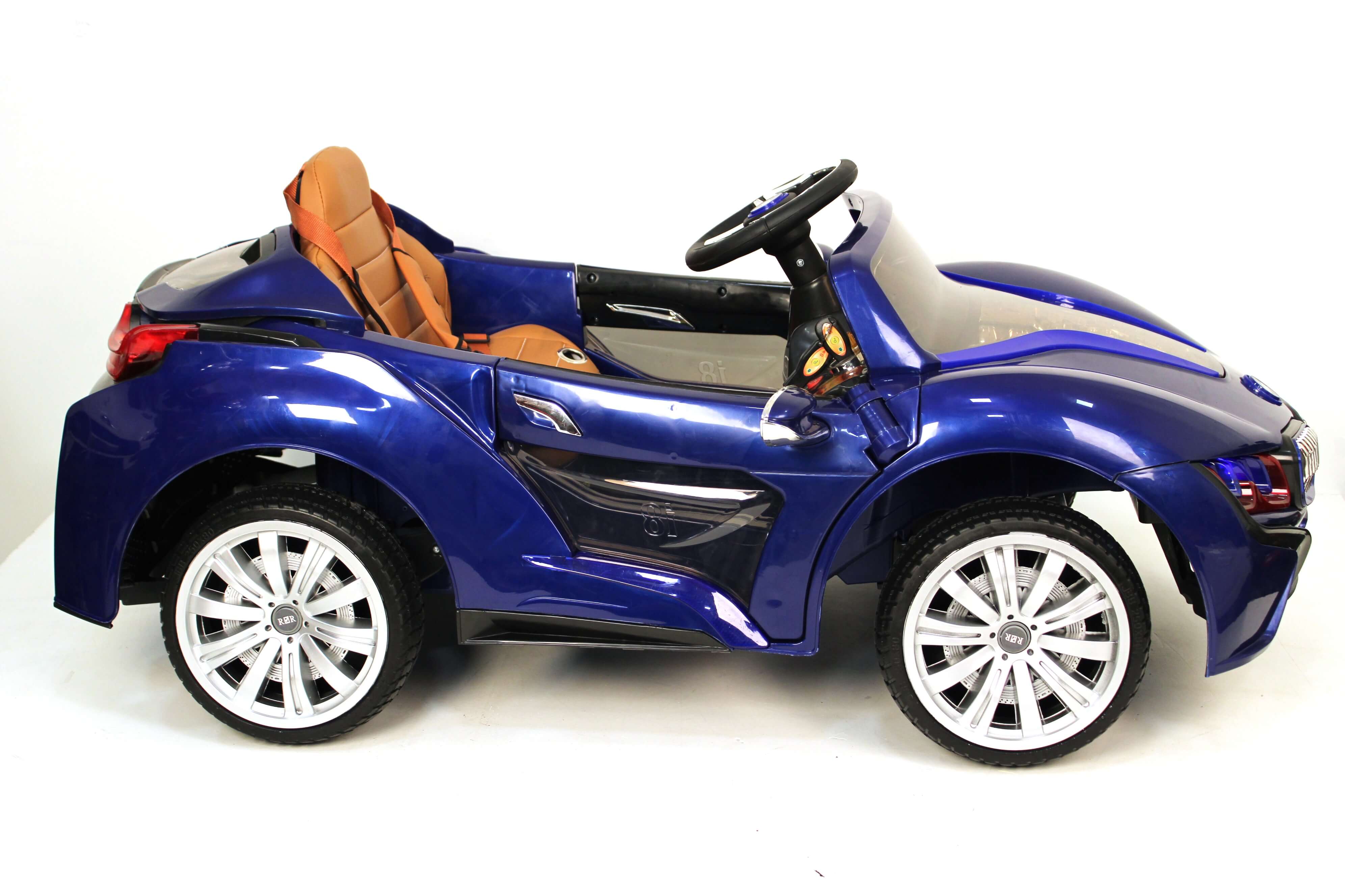 ������������� ������� RiverToys BMW I8 E008KX ������ �����