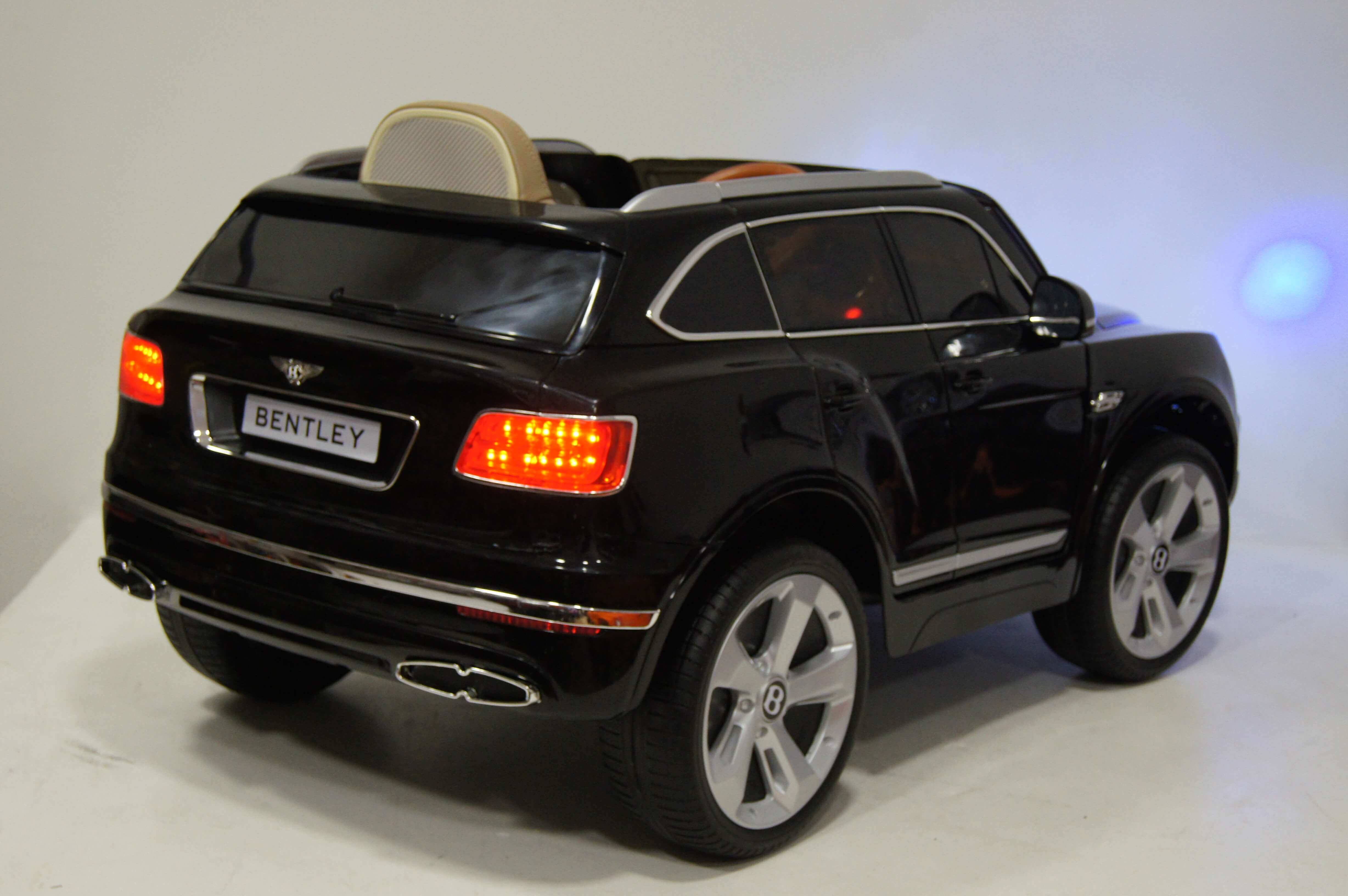 ������������� ������� RiverToys Bentley Bentayga JJ2158 (��������) ������� �����