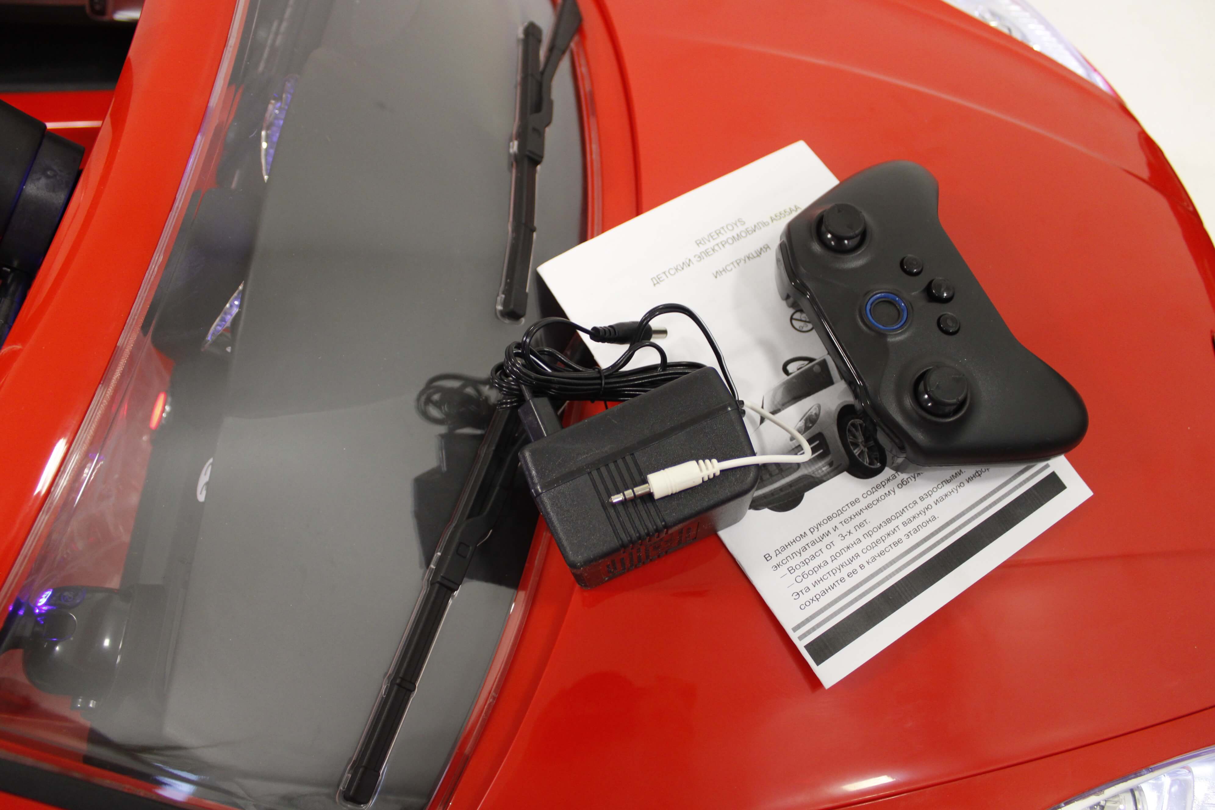 ������������ �������� ������������� RiverToys Porsche Universal A555AA (��������) �������� �����