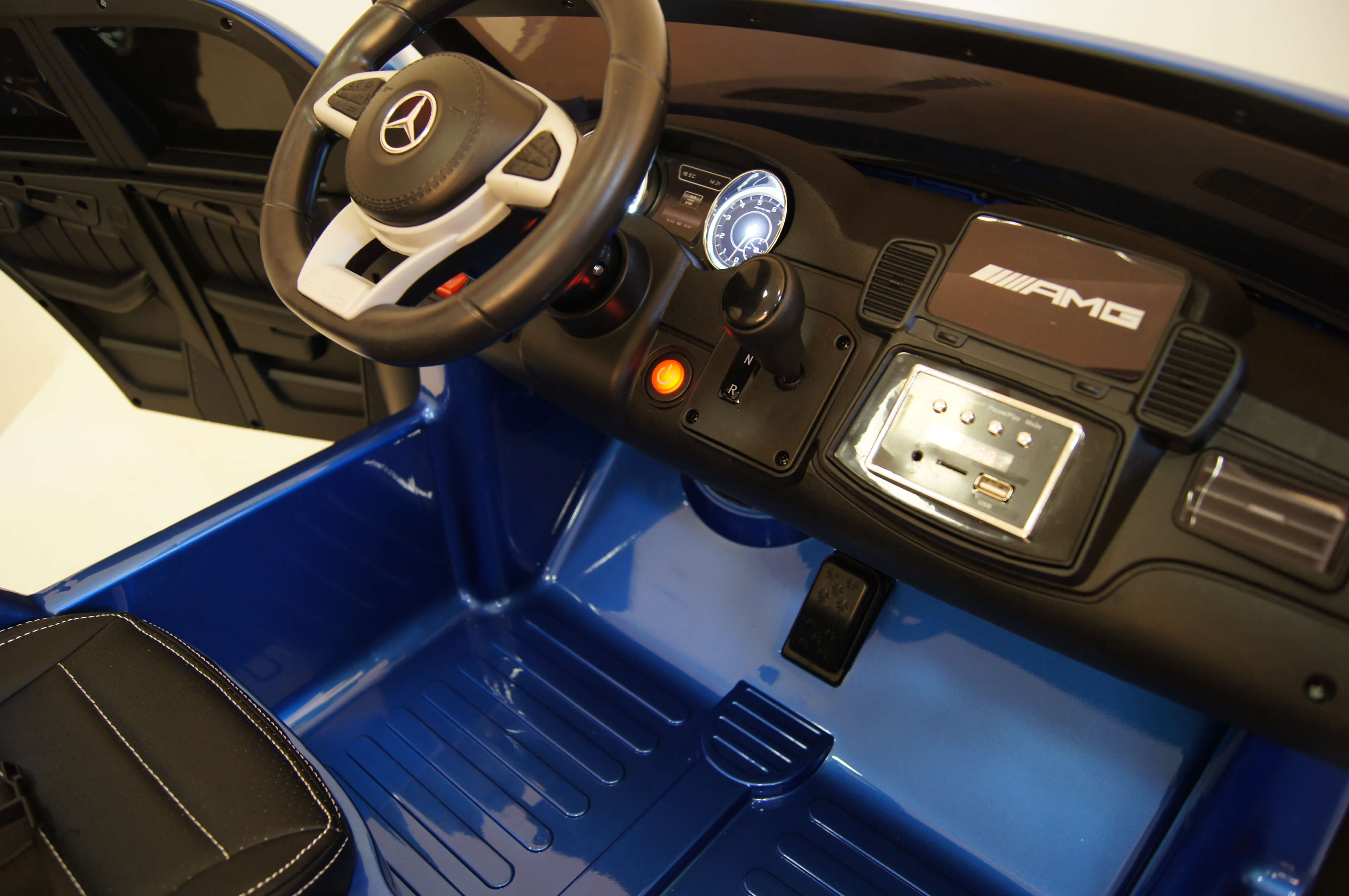 ����� �������� ������������� RiverToys Mercedes-Benz GLS63 4WD HL228 (������)