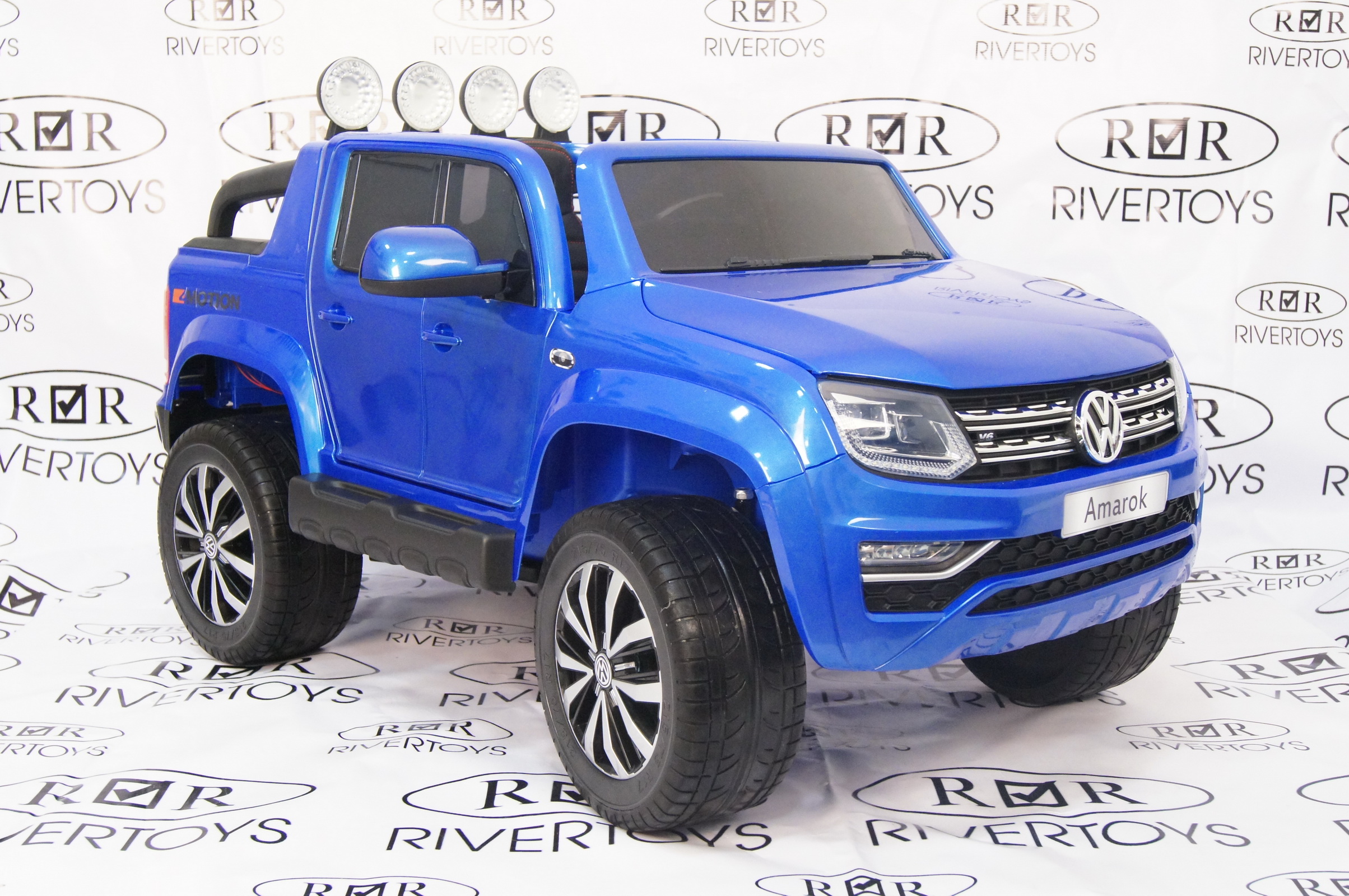 ������������� ������� RiverToys Volkswagen Amarok M999MM (��������) ����� ������