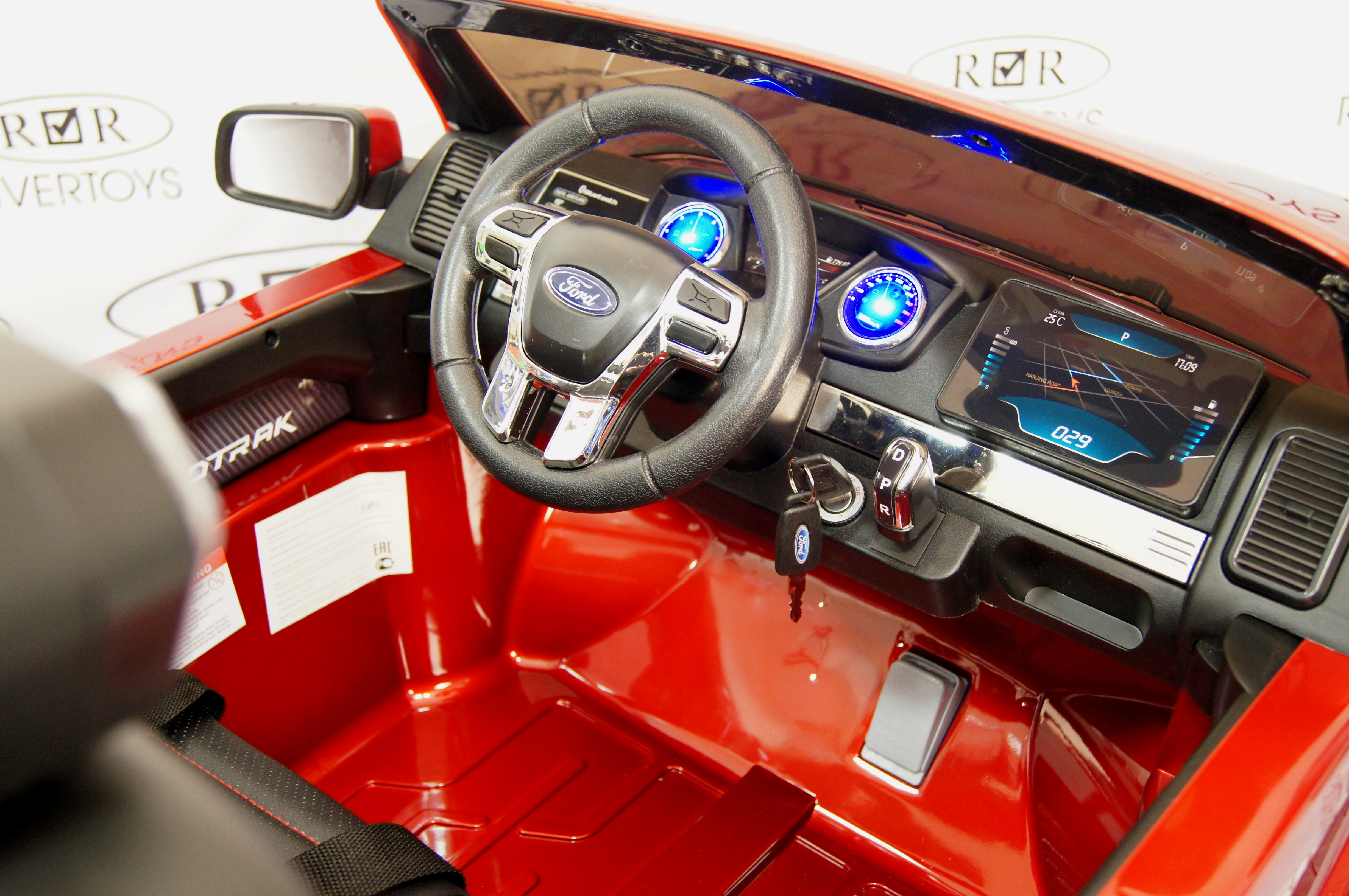 ����� �������� ������������� RiverToys New Ford Ranger 4WD (��������) ������� ������