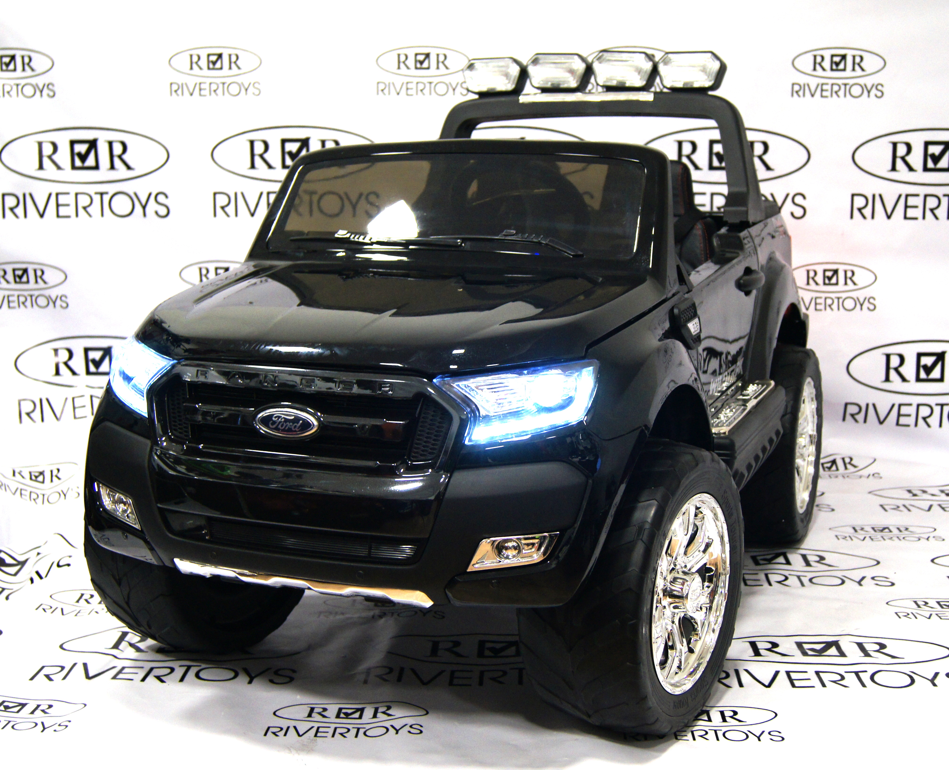 ������������� ������� RiverToys New Ford Ranger 4WD (��������) ������ ������