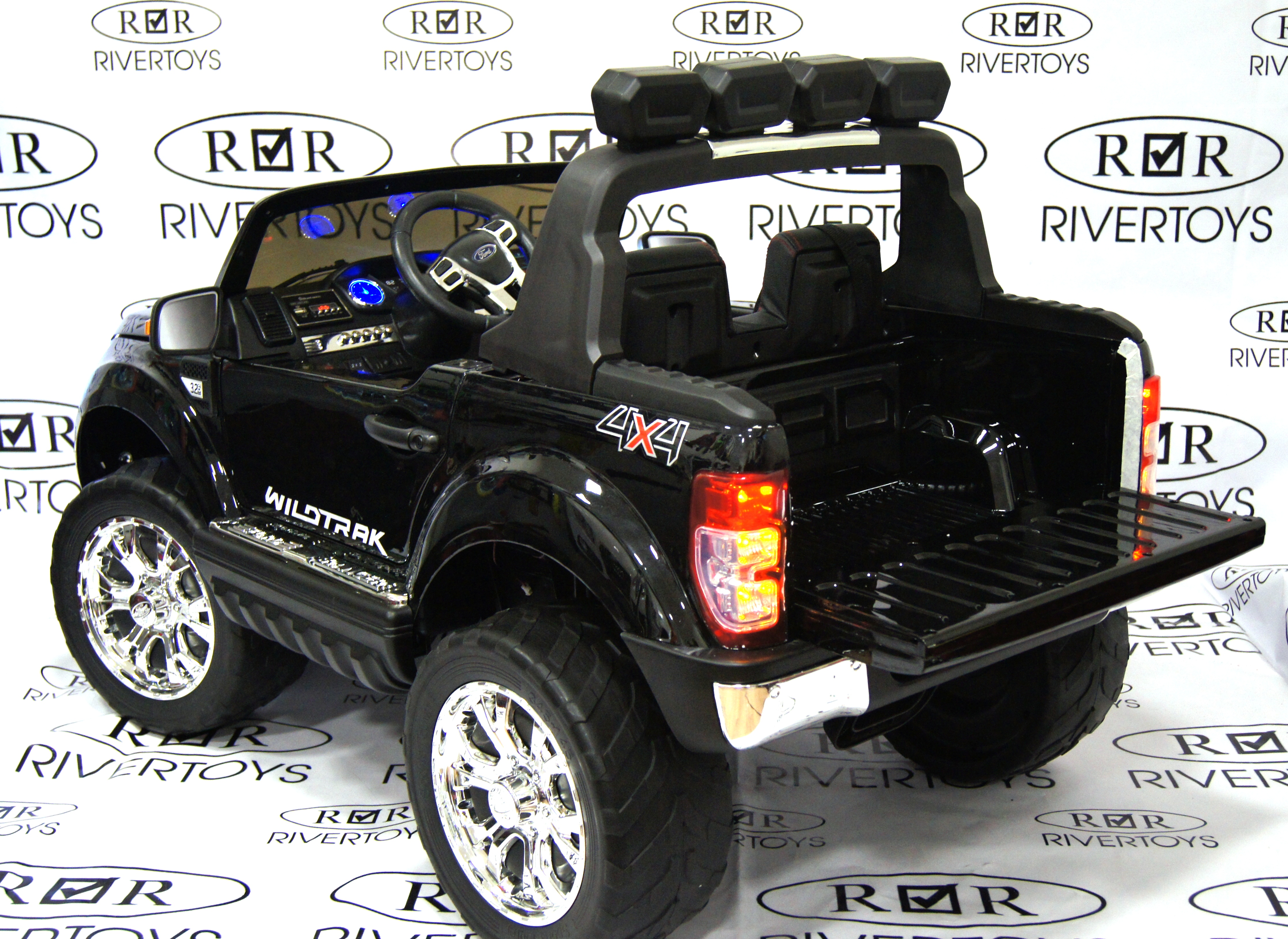 ������������� ������� RiverToys New Ford Ranger 4WD (��������) ������ ������